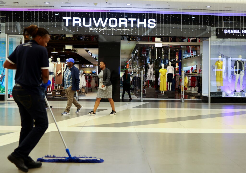 Rc R44 Truworths slumps after tepid trade update - Moneyweb