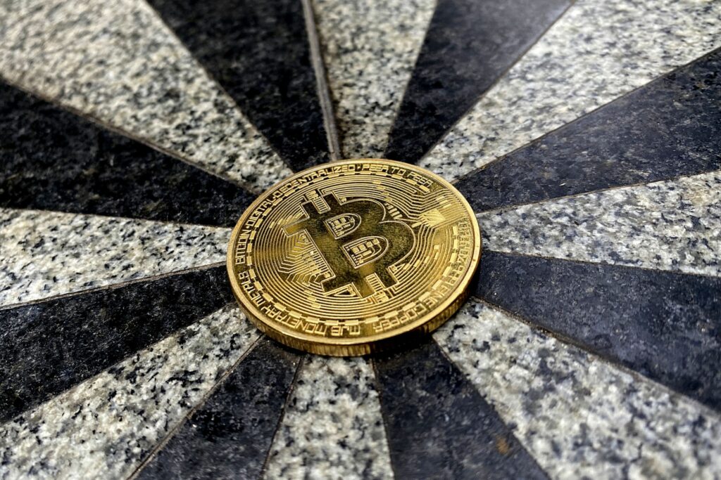 Bitcoin surges to $50 000 for the first time since 2021 on ETF demand - Vimarsana News