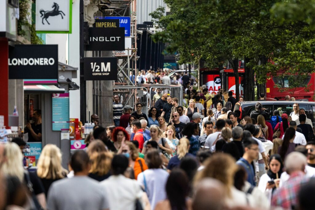 Investors bet on London's Oxford Street bouncing back - Vimarsana News