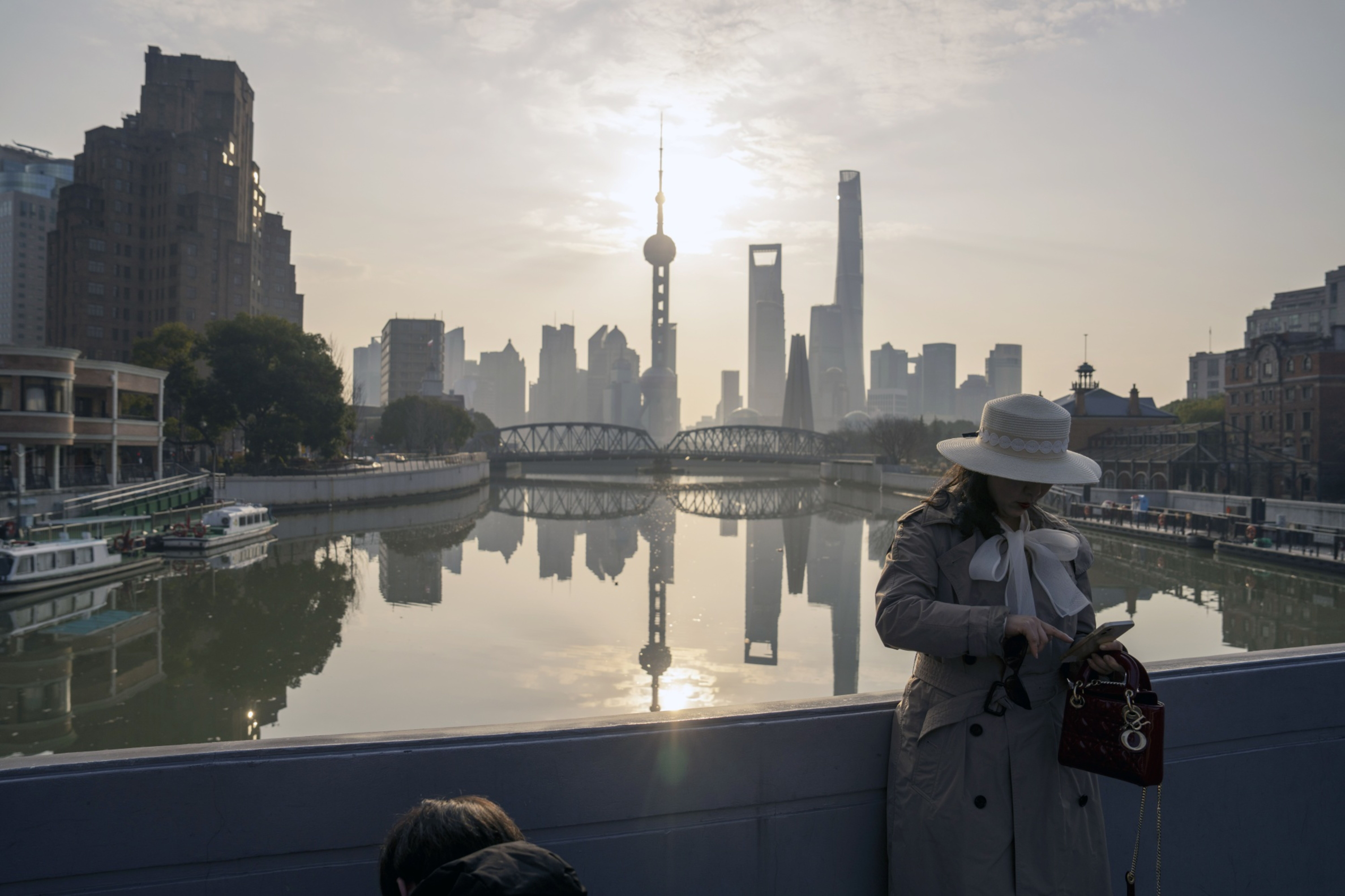Chinese stocks fall as traders shrug off rate cut: Markets wrap - Vimarsana News