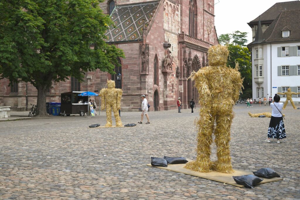 Global art sales dropped 4% last year - Vimarsana News