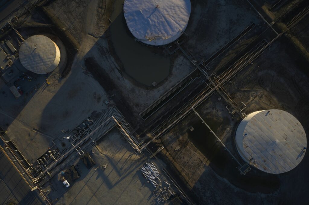 Oil climbs as industry report points to falling US stockpiles - Moneyweb
