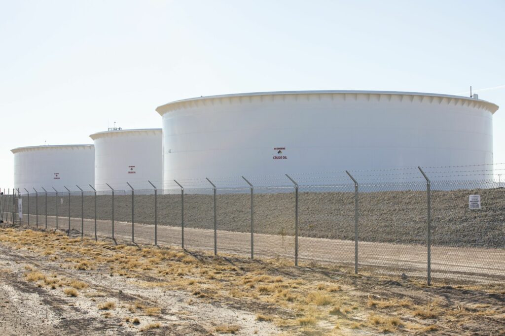 Oil declines as industry report points to swelling US stockpiles - Moneyweb