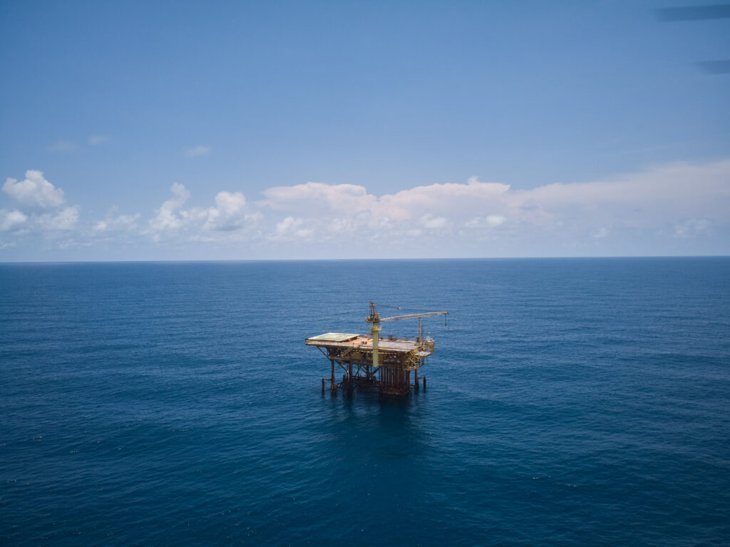 Oil edges lower with US stockpiles and Mideast tensions in focus - Moneyweb