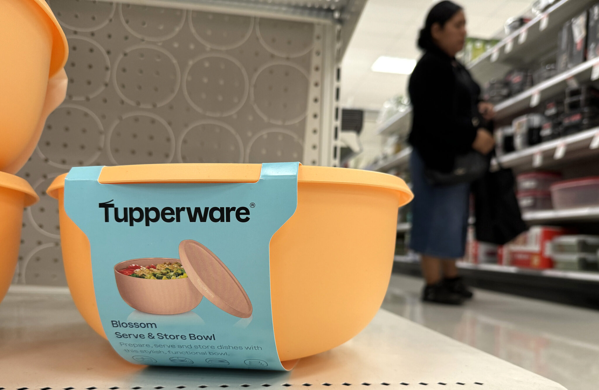 Tupperware gets about two weeks to use cash amid lender disputes - Moneyweb