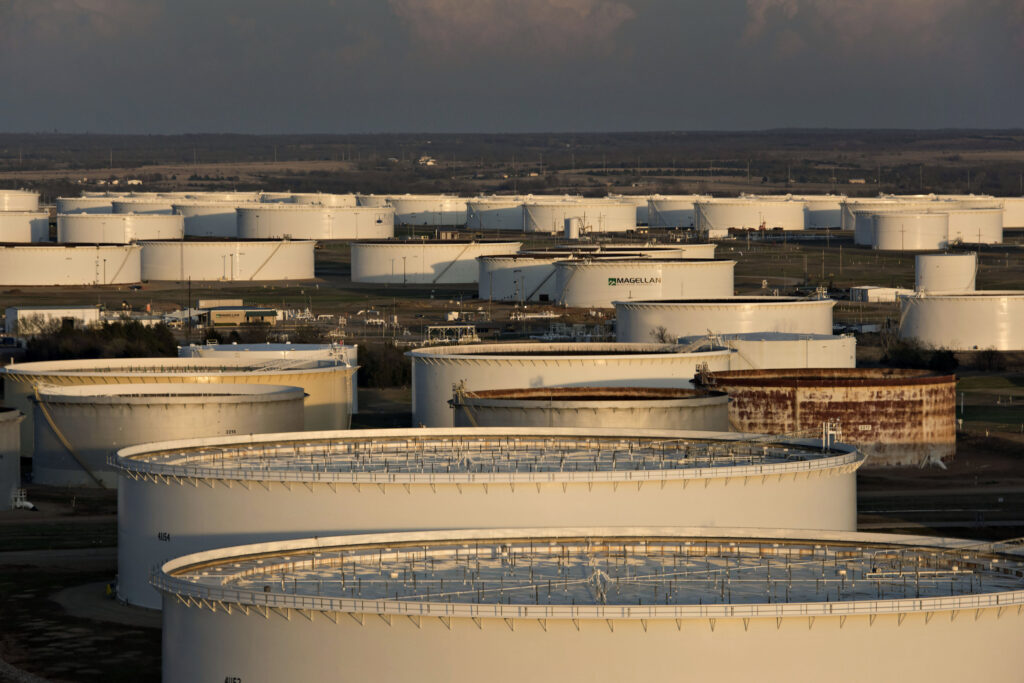 Oil edges lower as Trump tariff threats pushes dollar higher - Moneyweb