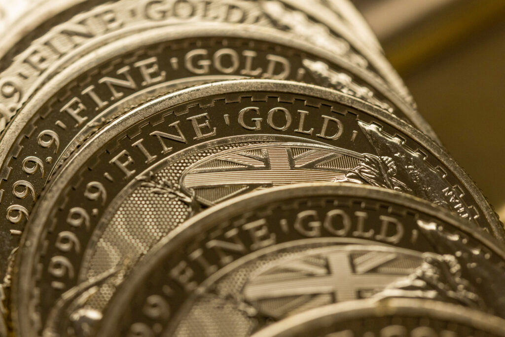 Gold hits record high as US-China trade war stokes haven demand - Moneyweb