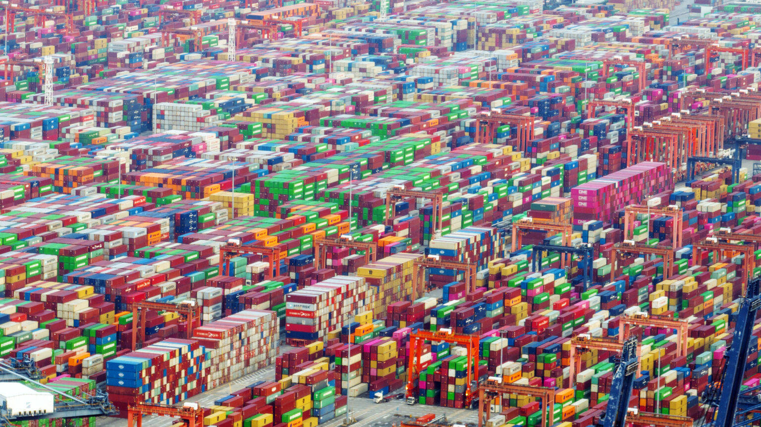 China vows ‘fight to the end’ on tariffs as it props up markets - Moneyweb