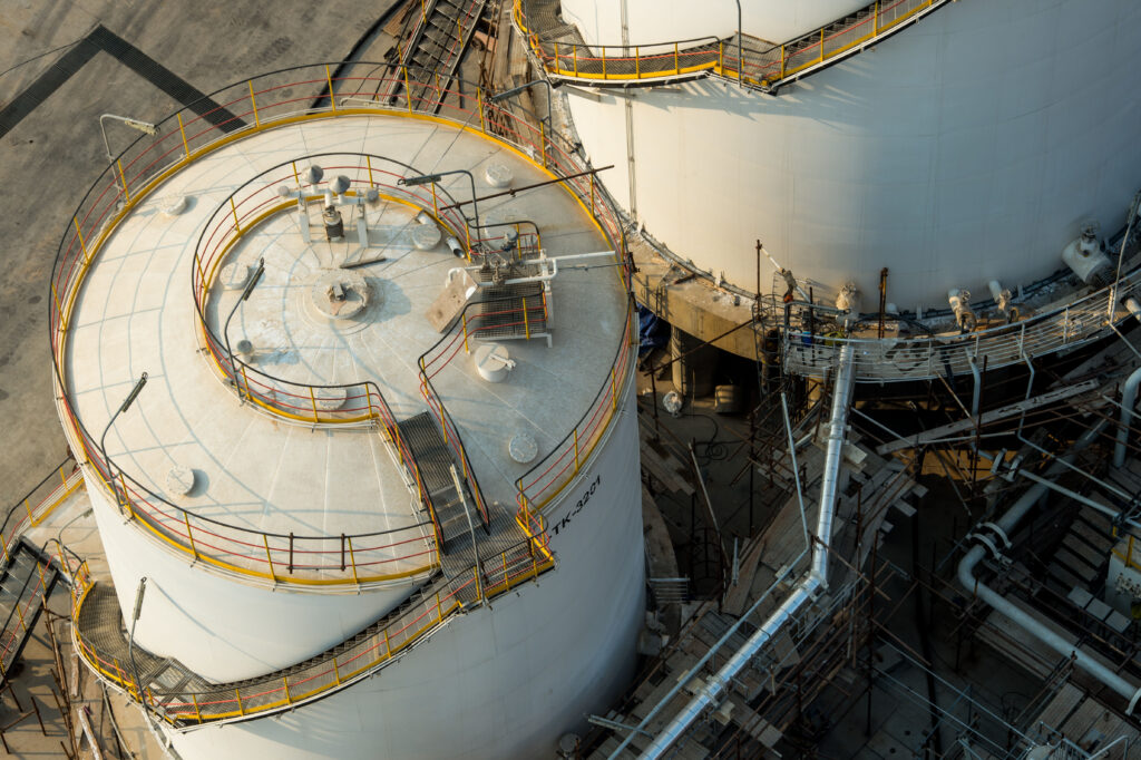 Oil steadies after trade-deal gain as focus turns to Middle East - Moneyweb