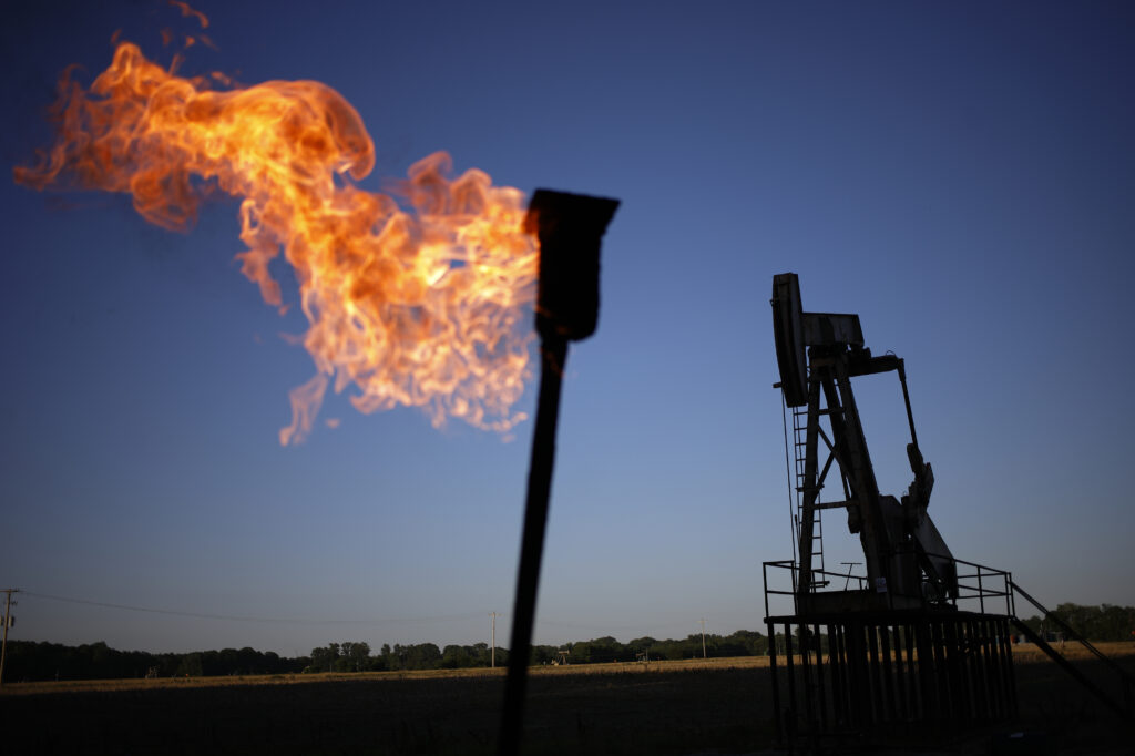 Oil edges higher with progress of US trade talks in spotlight - Moneyweb