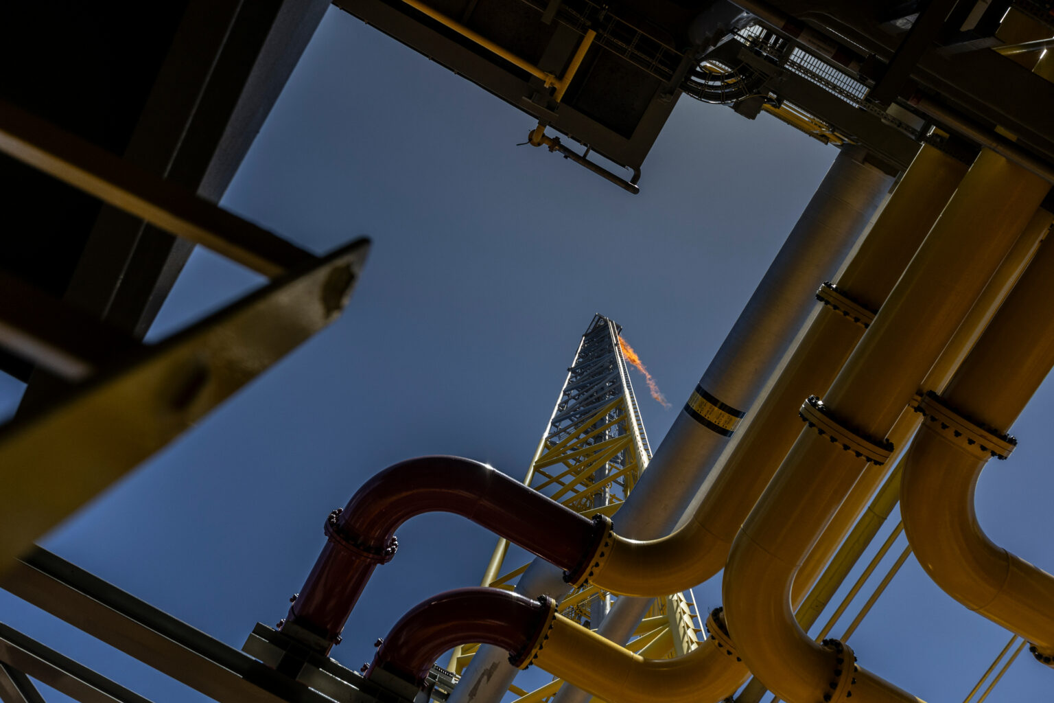 Oil holds near month-low as Trump hails progress on Ukraine deal - Moneyweb