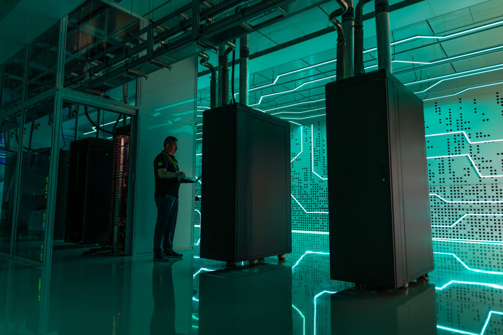 Bank of England warns debt-fuelled AI boom could unravel - Moneyweb