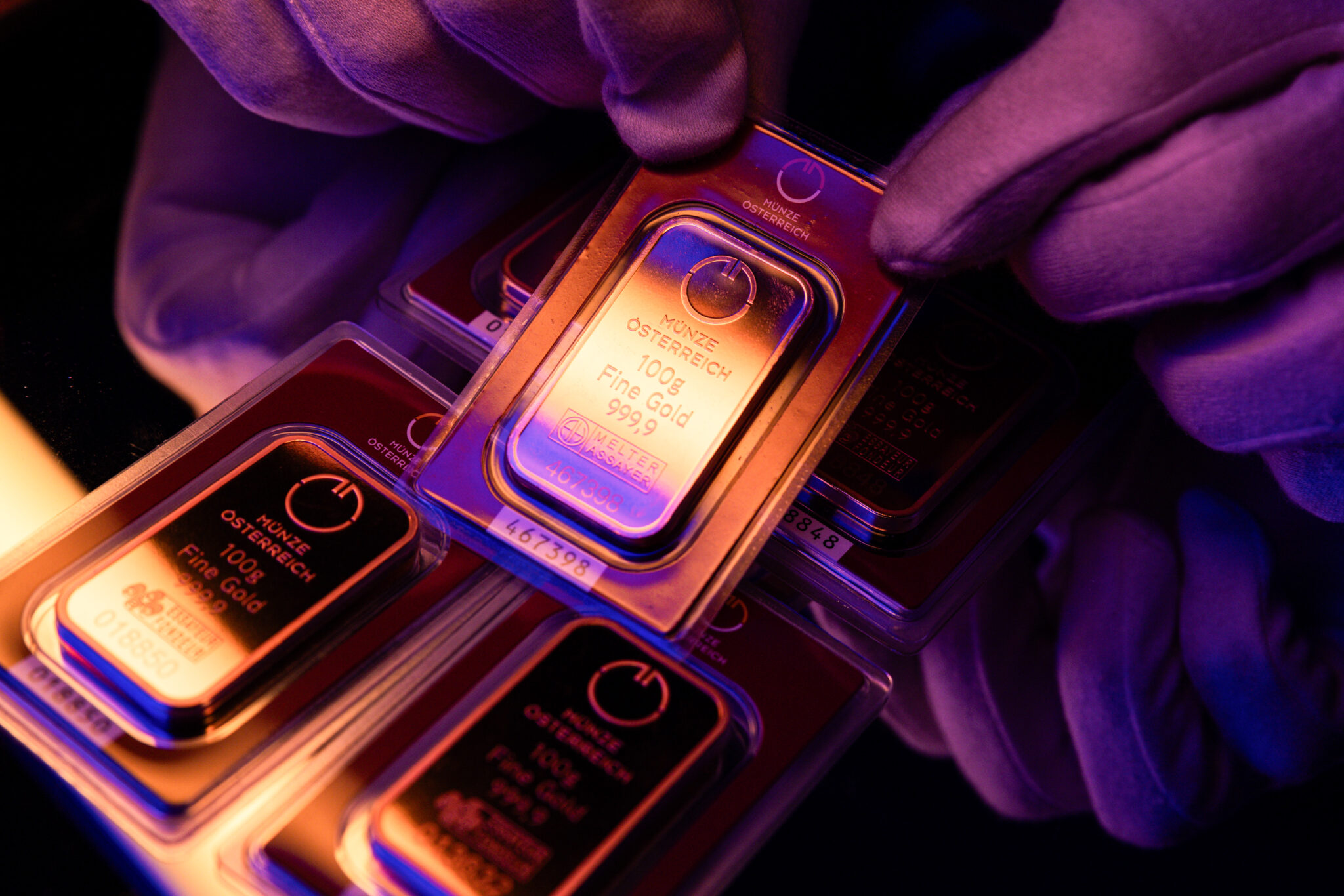 Gold extends gains above $5 000 as debasement trade gathers pace - Moneyweb