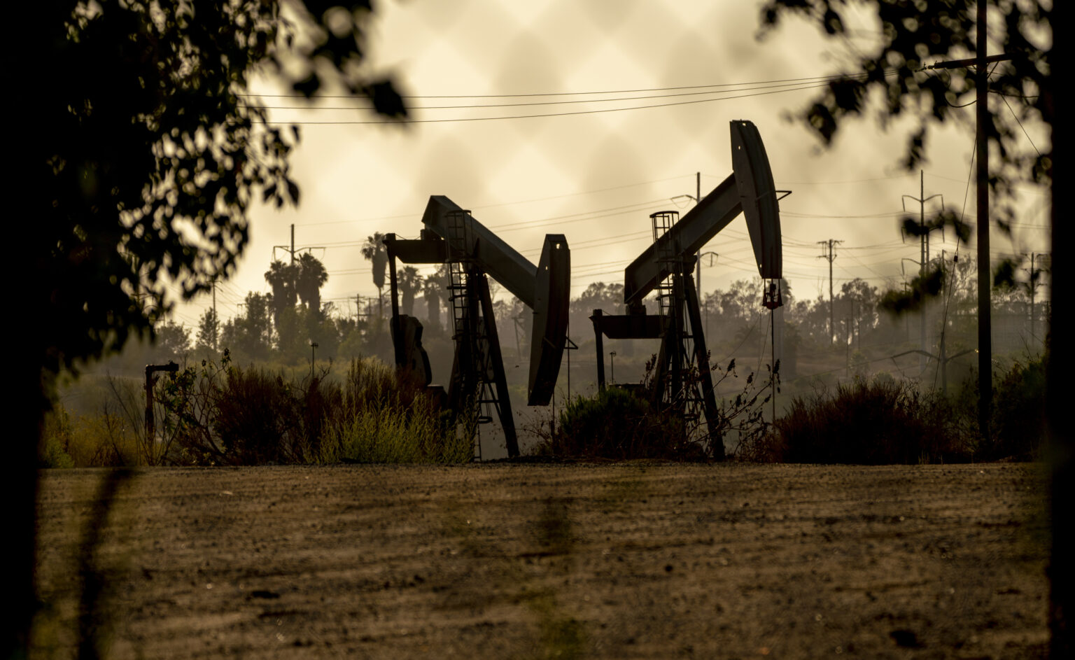 Oil dips as Iran tensions ease and traders seek clarity on India - Moneyweb