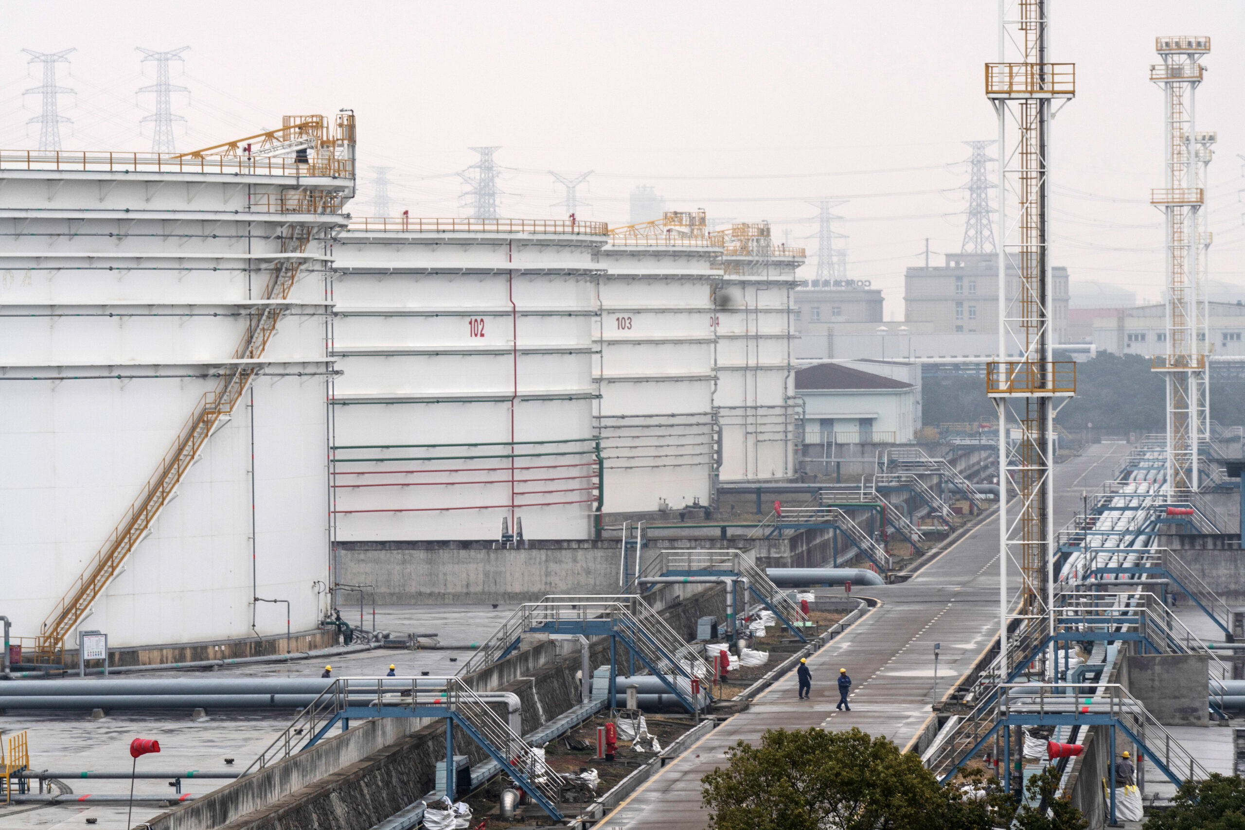 Oil steady with focus on geopolitical risk before Iran talks - Moneyweb