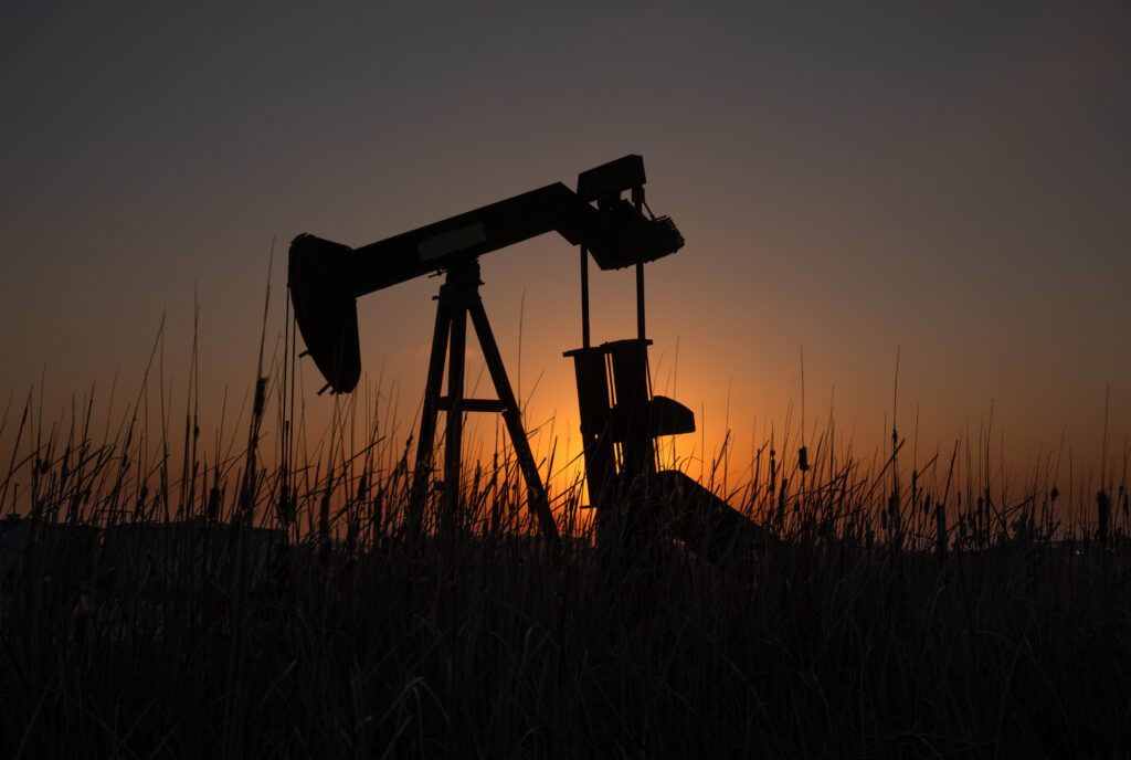 Oil climbs as US, Iran spar over talks and new Hormuz curbs loom