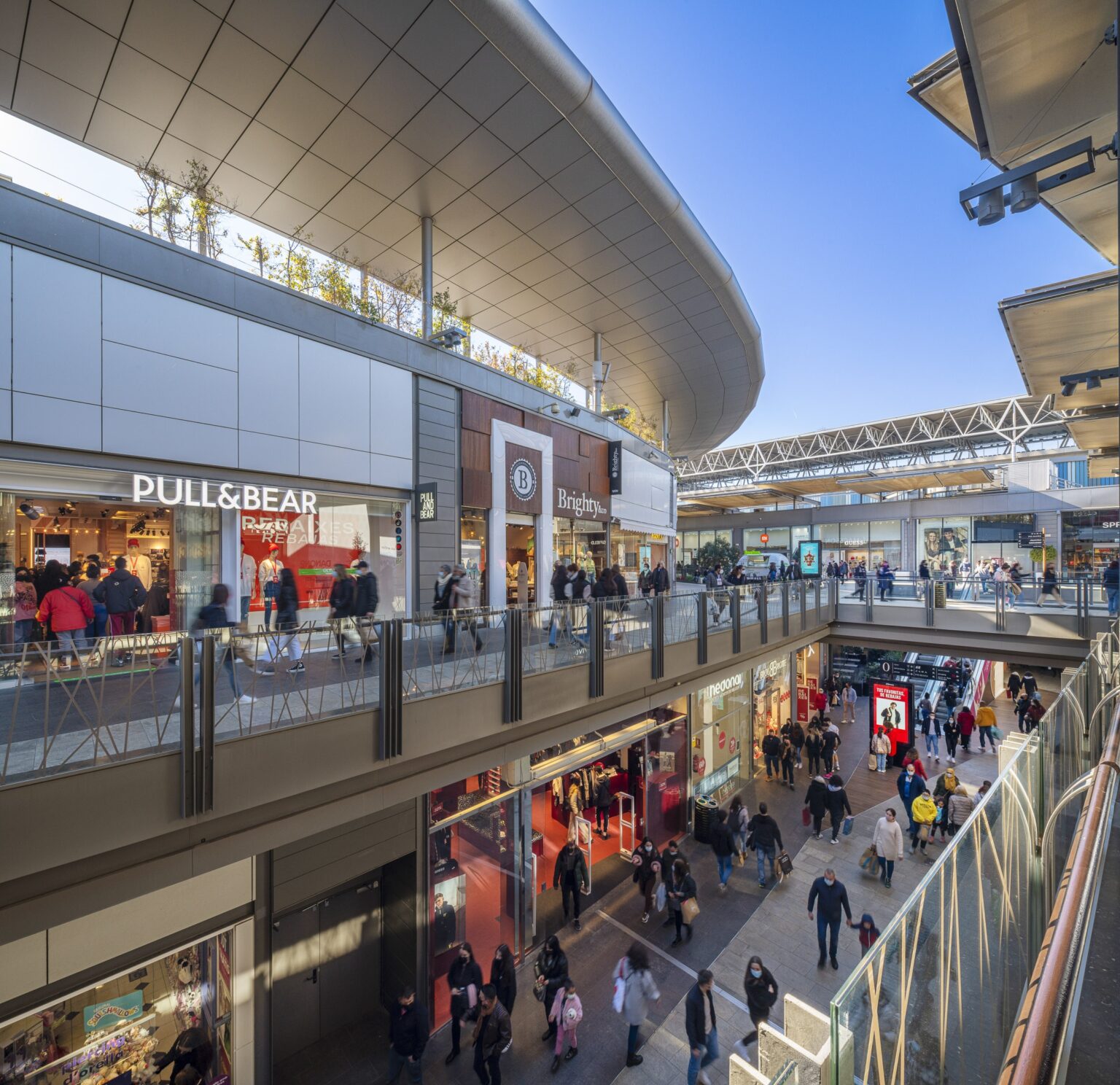 Vukile Property Fund buys into Barcelona mall - Moneyweb