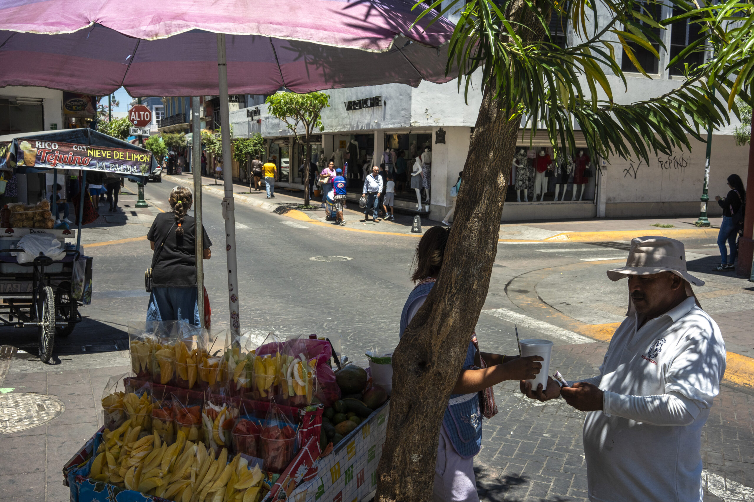Mexico’s banks handed out millions of cards that nobody wants - Moneyweb