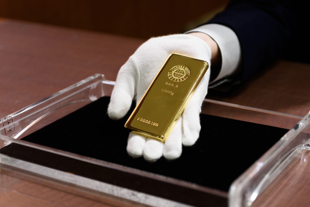 Gold steadies as traders weigh prospects of US-Iran peace deal