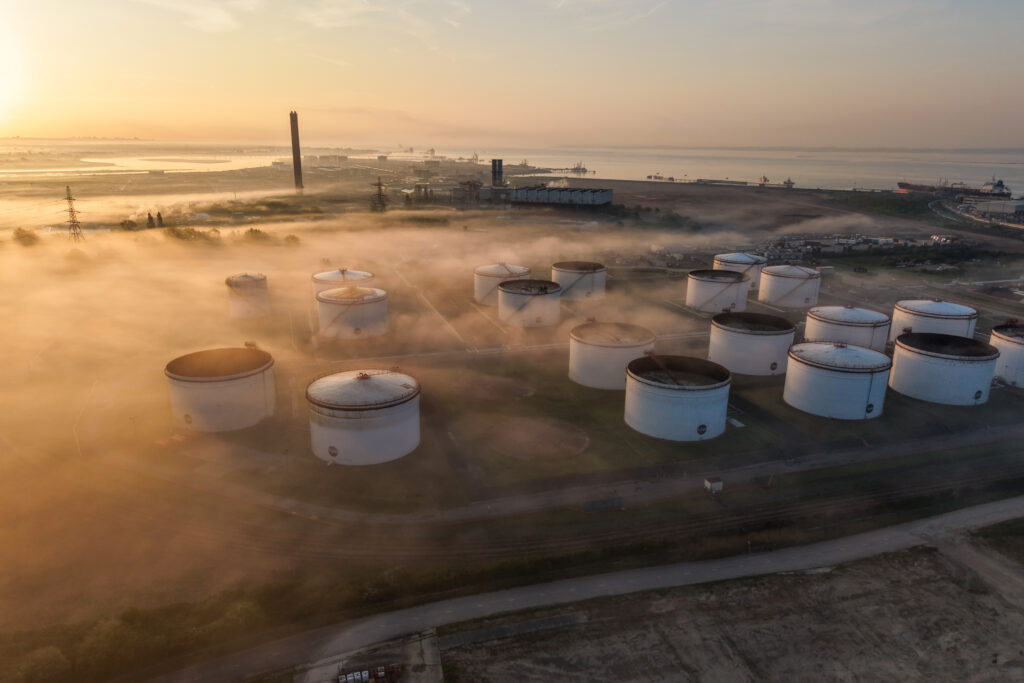 Oil near $100 emerges as consensus for next year with Iran war