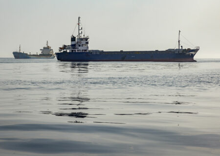 The race to rescue 8 000 sailors still stranded behind Hormuz