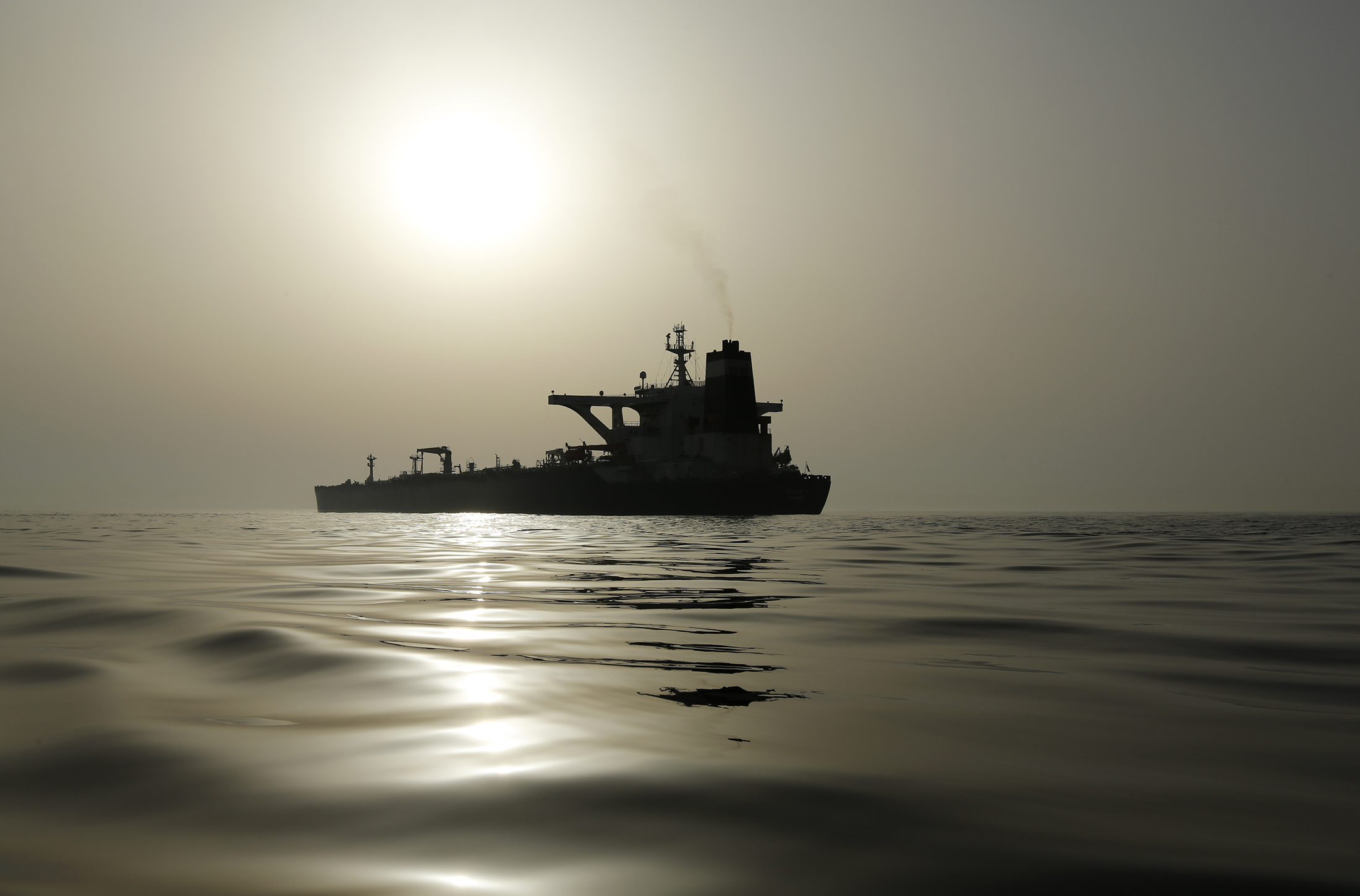 Oil climbs as US strikes targets in Iran following ship attacks