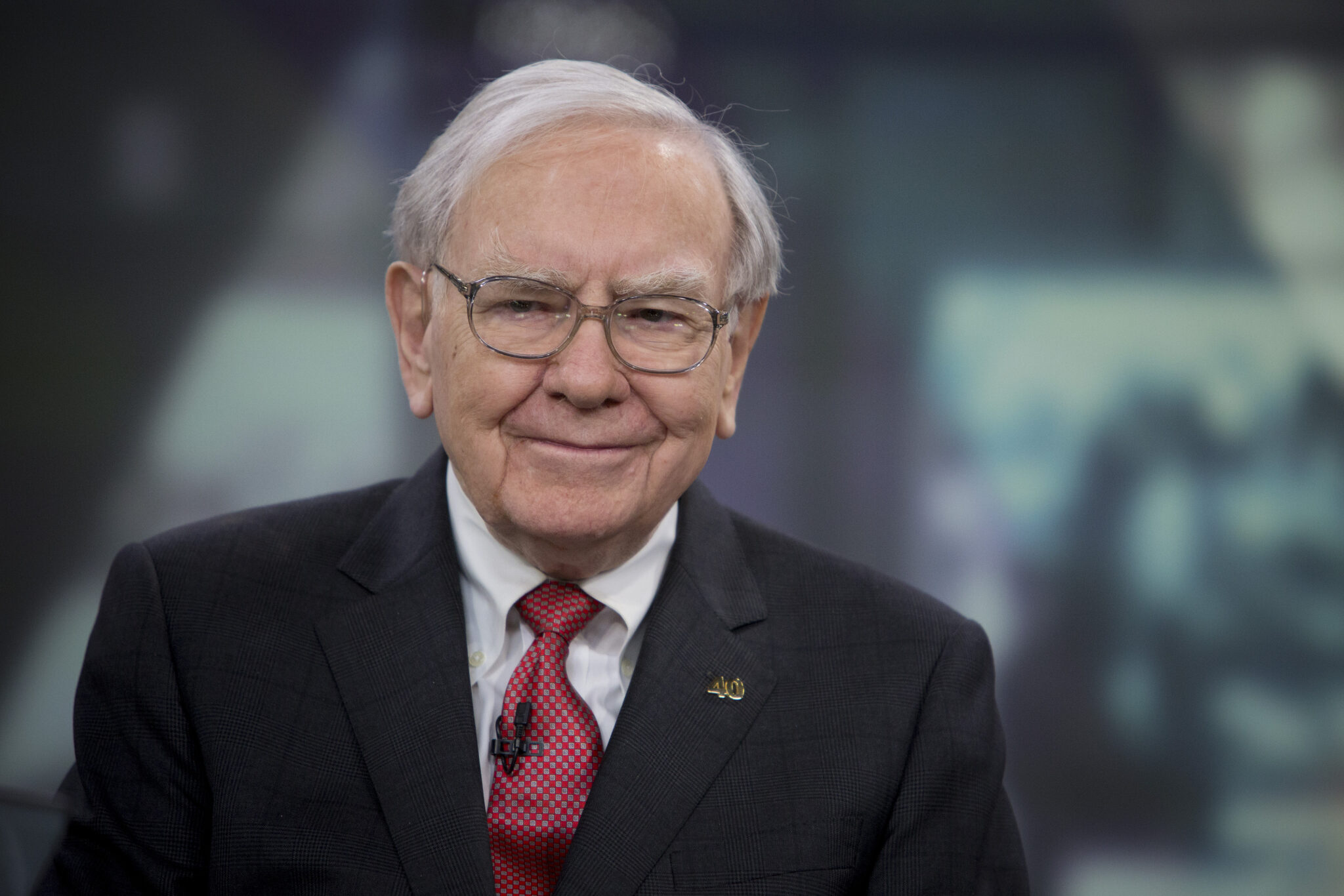 Buffett to offload Berkshire stake in 8 years, Gates snubbed