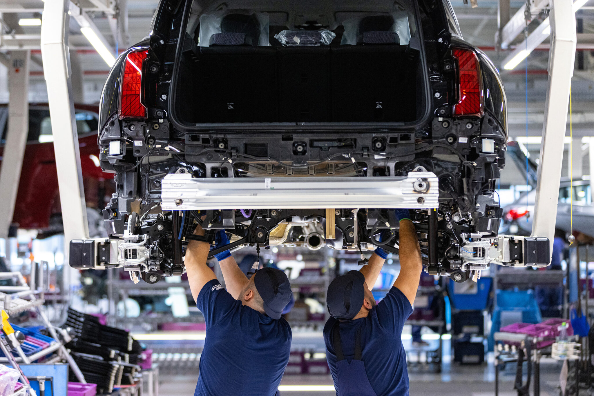 BMW offers severance packages to employees to cut 8 000 jobs