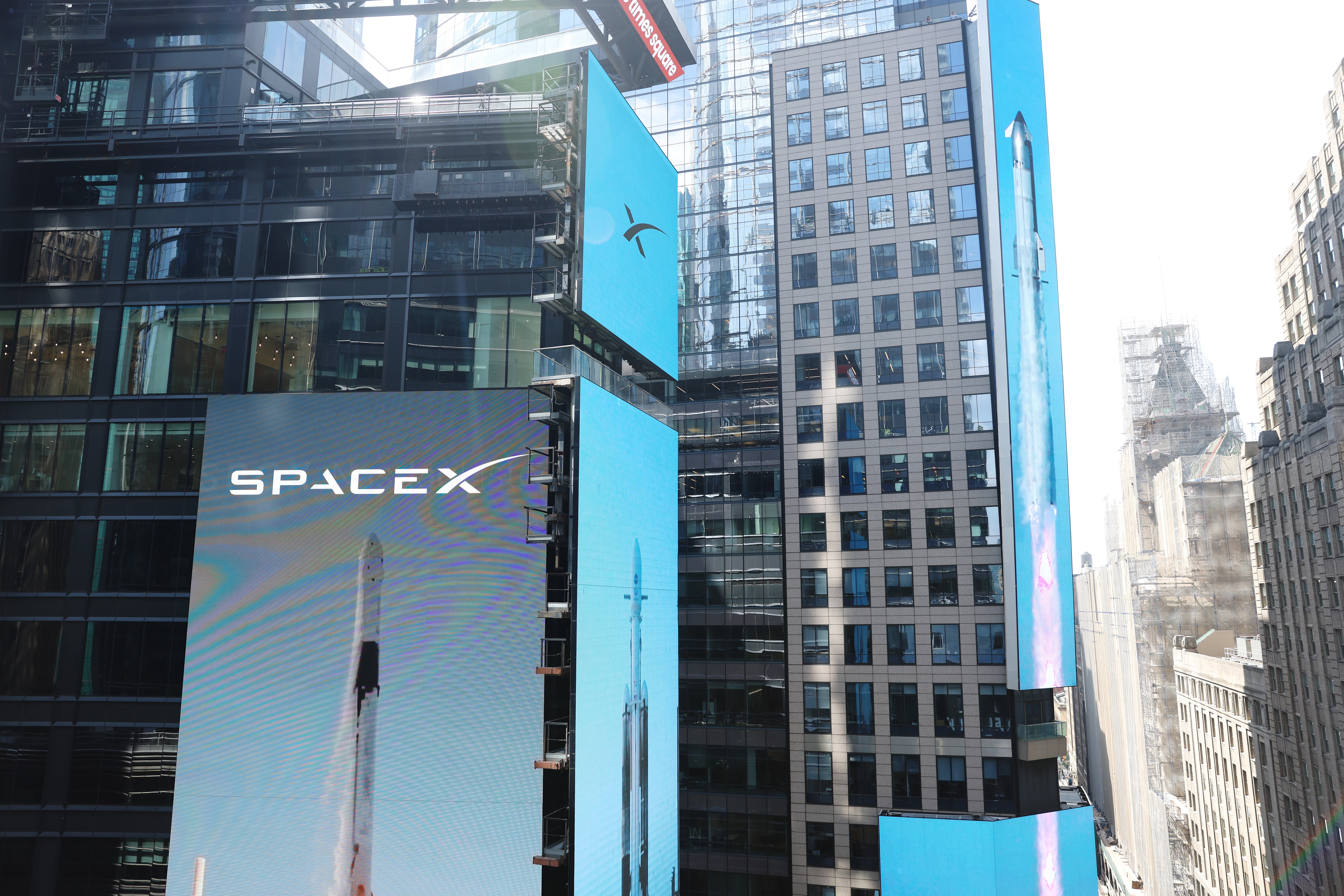 SpaceX shares climb after $100bn insider lockup expires