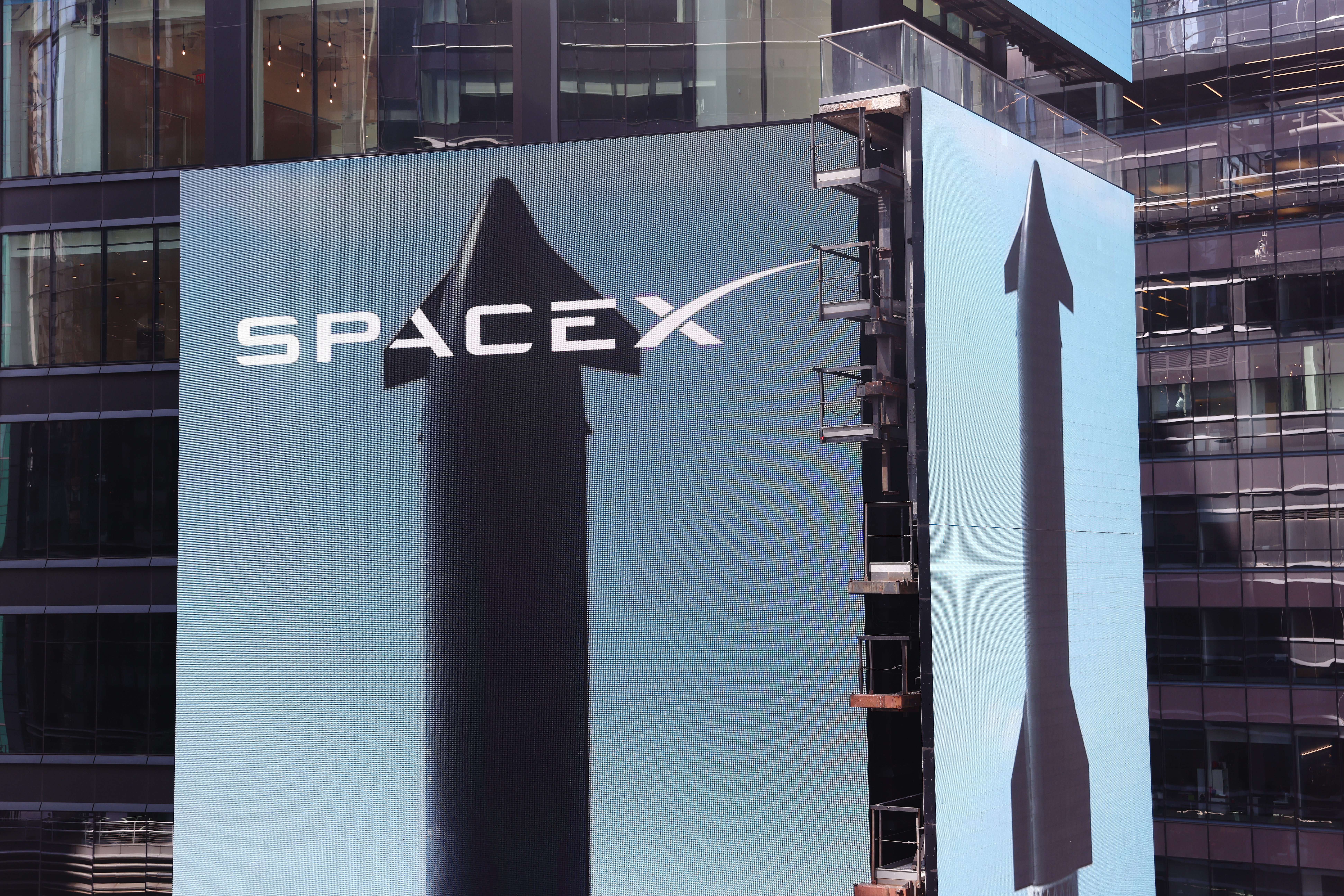 Intesa's SpaceX stake worth almost $1bn at end of June