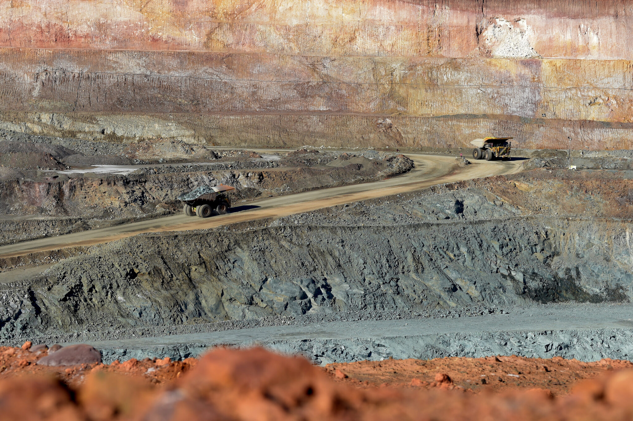 Goudprys op $4 200 per ons ontsluit nuwe reserwes in Suid-Afrika - Moneyweb