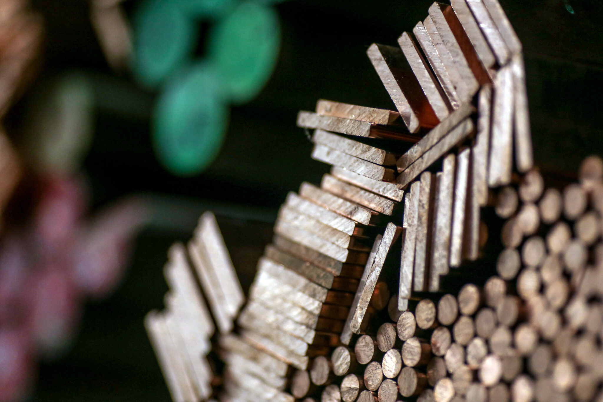 Copper heads for weekly loss as high energy costs limit demand - Moneyweb