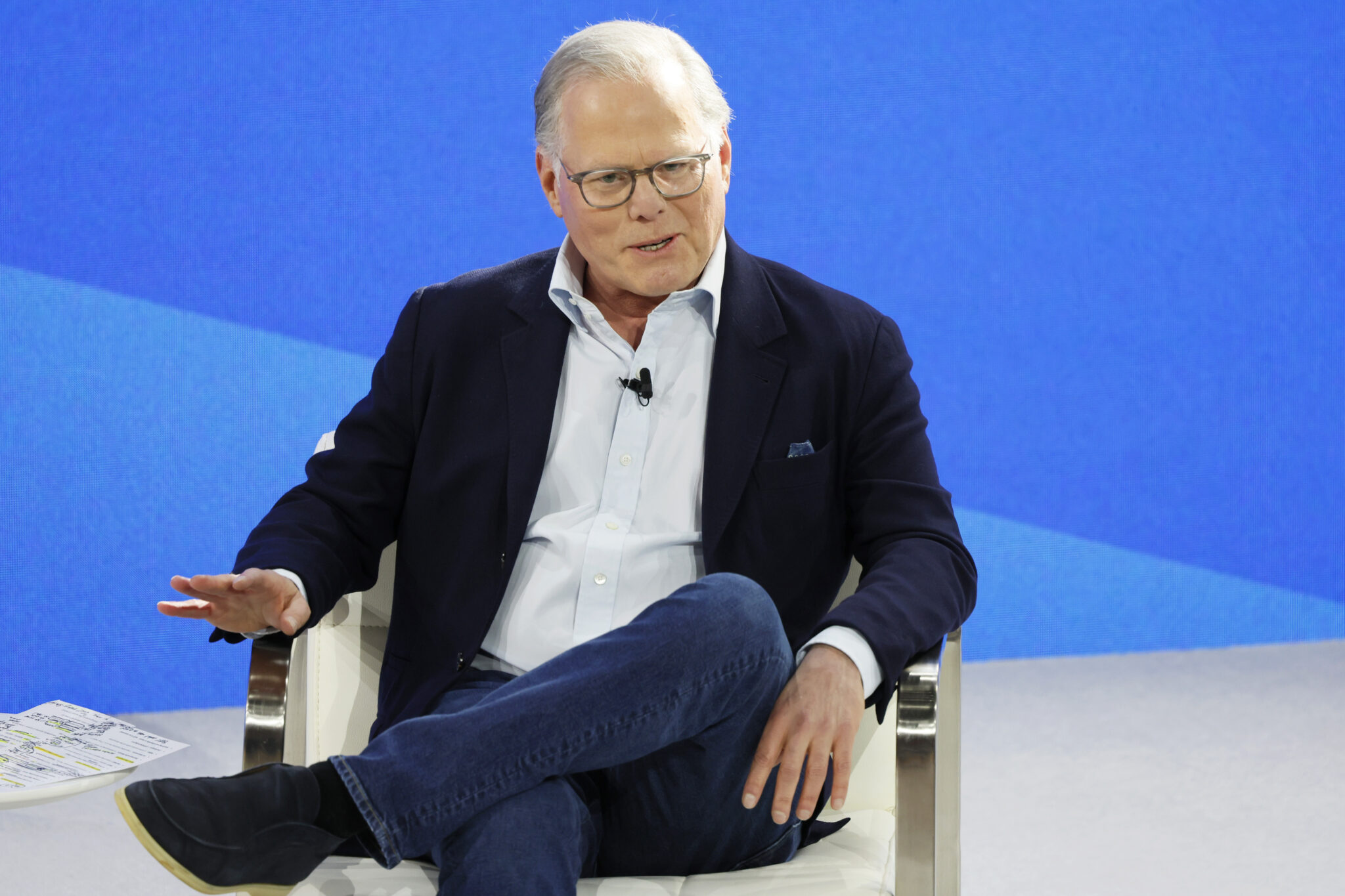 Ex-Warner Bros CEO pockets $600m in sale to Paramount