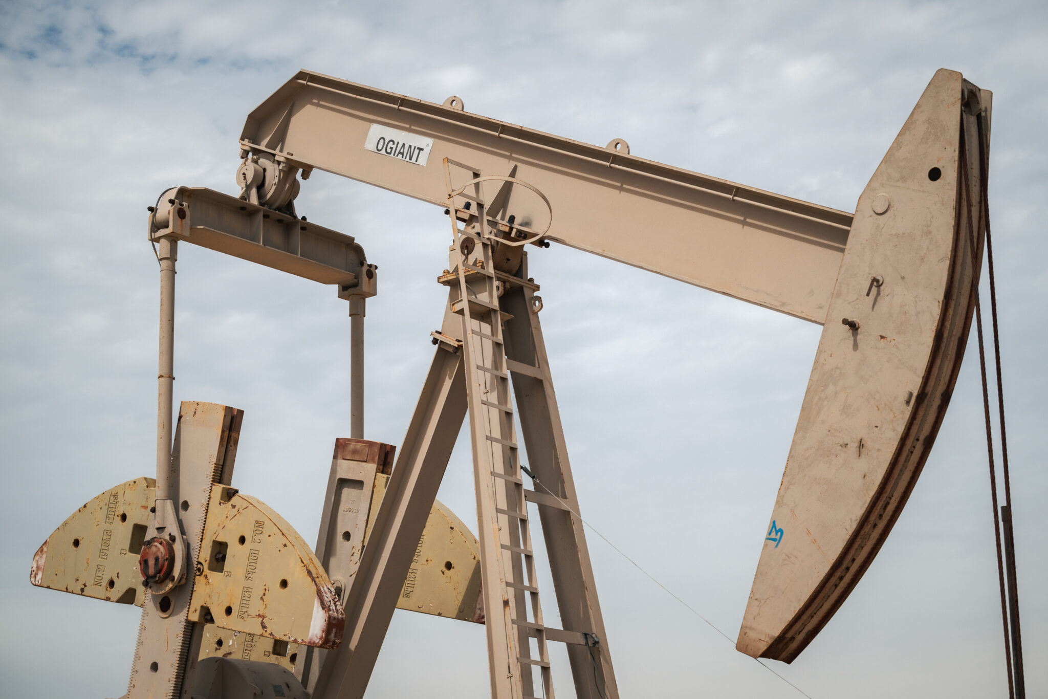 Oil declines as Iran diplomacy picks up before Israeli, US votes